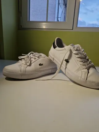 Zapatillas Lacoste Blancas y Negras