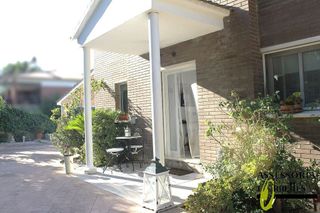 Chalet en venta en Torrelles de Llobregat