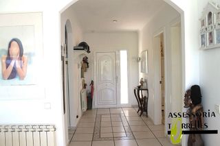 Chalet en venta en Torrelles de Llobregat