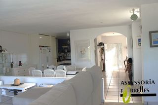 Chalet en venta en Torrelles de Llobregat