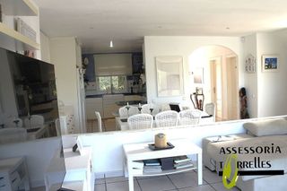 Chalet en venta en Torrelles de Llobregat