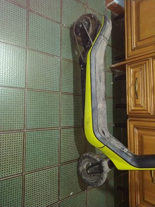 Patinete Eléctrico Verde y Negro