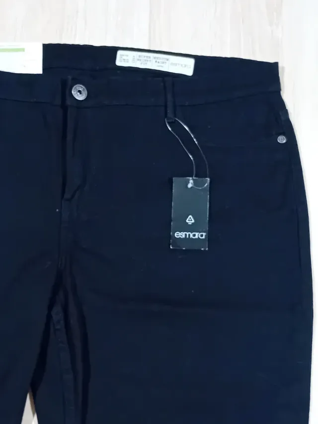 Pantaloni Esmara 3/4 neri taglia 48