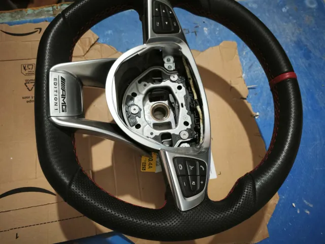 Volante AMG con levas.