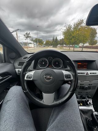 Opel Astra GTC 1.9 CDTi 120cv Sport