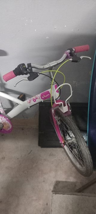 Bicicleta infantil B-Twin.