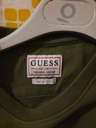 Felpa Guess Verde con Logo Triangolare