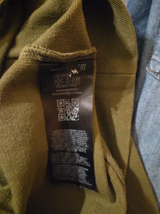 Felpa Guess Verde con Logo Triangolare