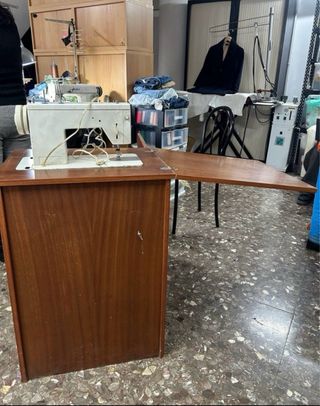 Máquina de coser SIGMA blanca