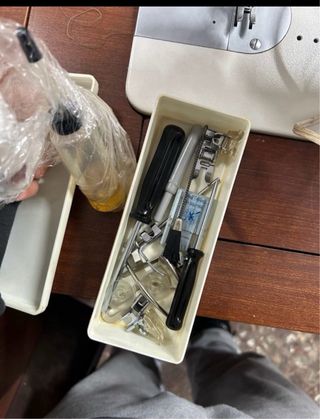 Máquina de coser SIGMA blanca