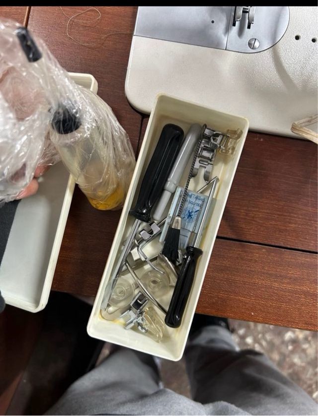 Macchina da cucire SIGMA bianca