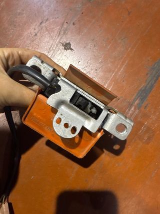 Cerradura Portón Trasero VW Fox 2006