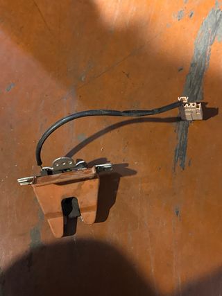 Cerradura Portón Trasero VW Fox 2006