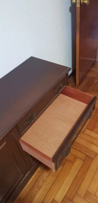 Mueble amplio tipo cómoda