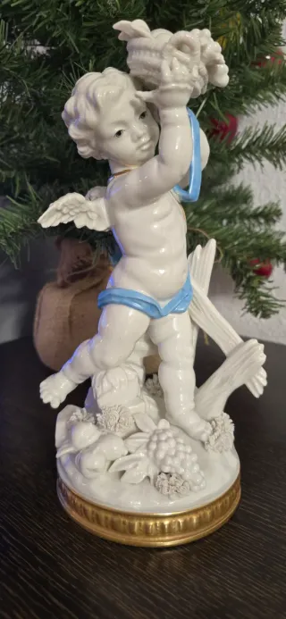 Figura porcelana Algora España Cupido