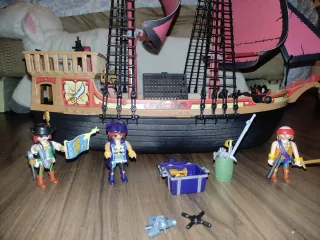 Barco Pirata Playmobil con figuras