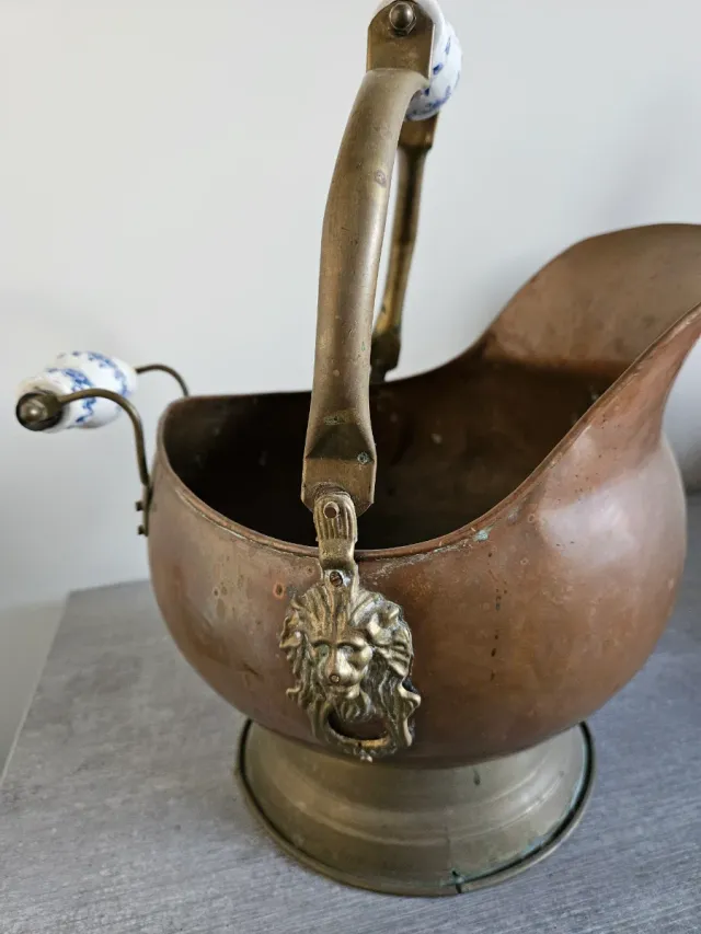 Carbonera in rame e porcellana