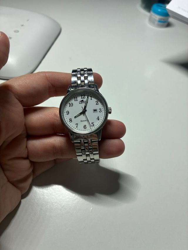 Reloj Lotus Plata y Blanco