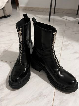 BOTINES color negro semi piel