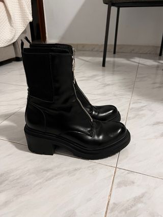 BOTINES color negro semi piel