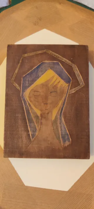 Figura religiosa virgen madera modernista