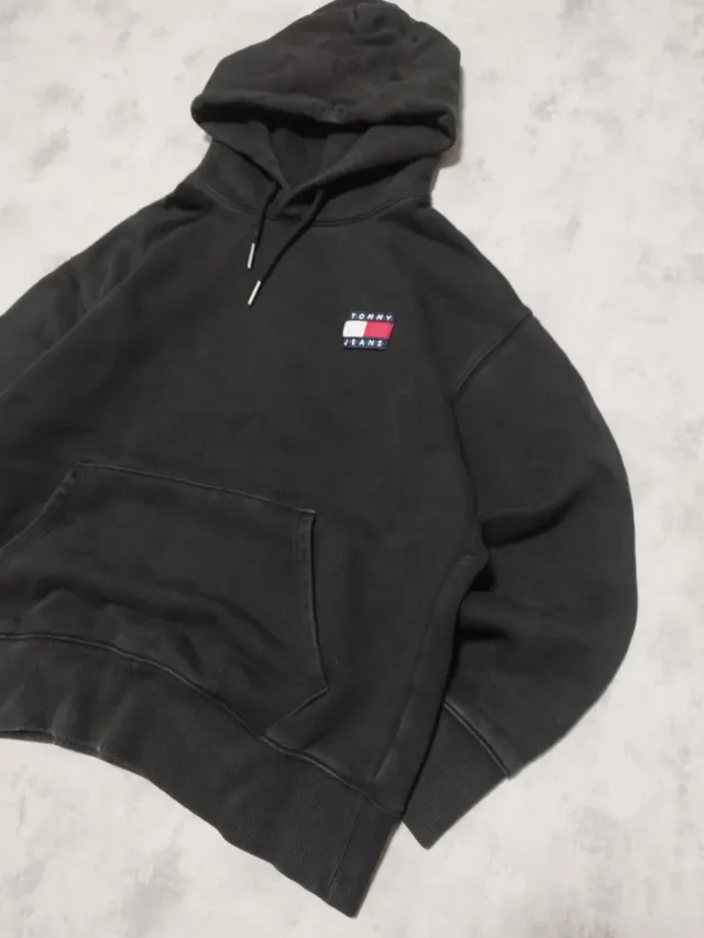 Sudadera Tommy Jeans Negra Logo Bordado