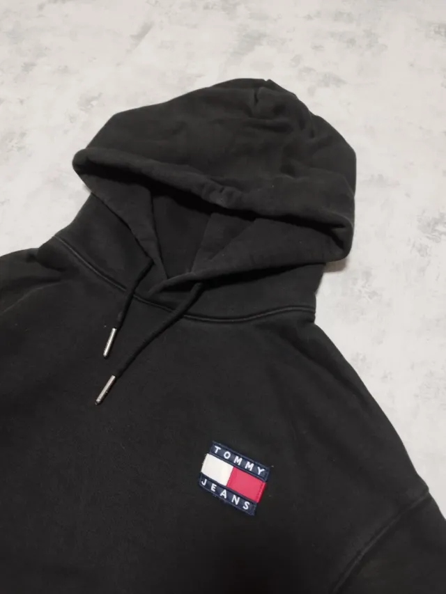 Sudadera Tommy Jeans Negra Logo Bordado
