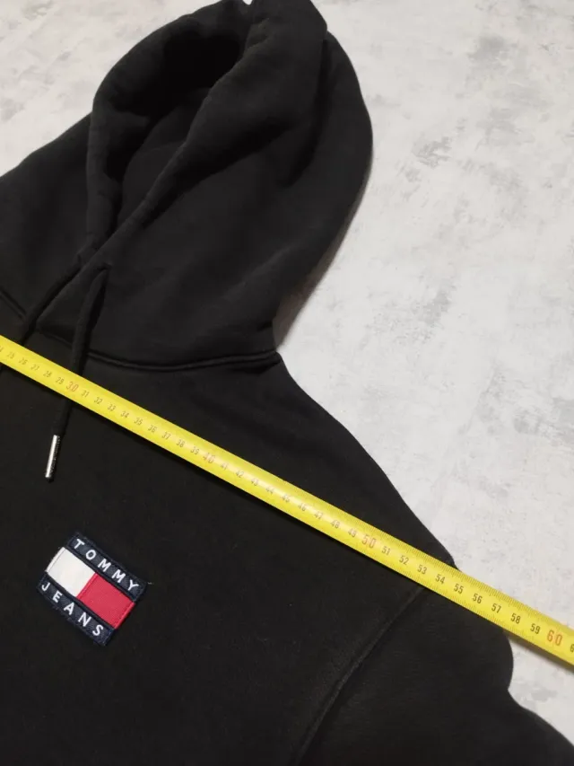 Sudadera Tommy Jeans Negra Logo Bordado