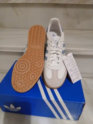 Adidas Samba 38.5 Blancas y Celeste