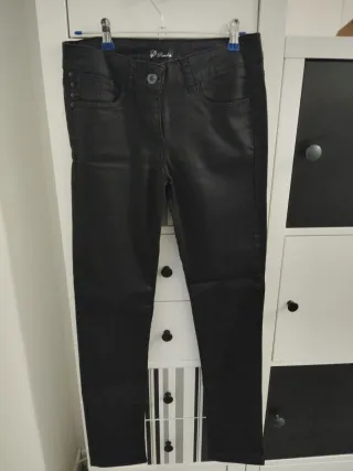 Pantalón negro chica