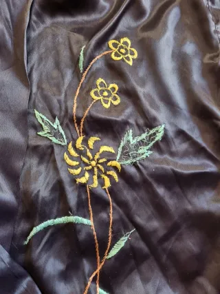 Kimono Seda Negro Bordado Floral a mano. T. Única.