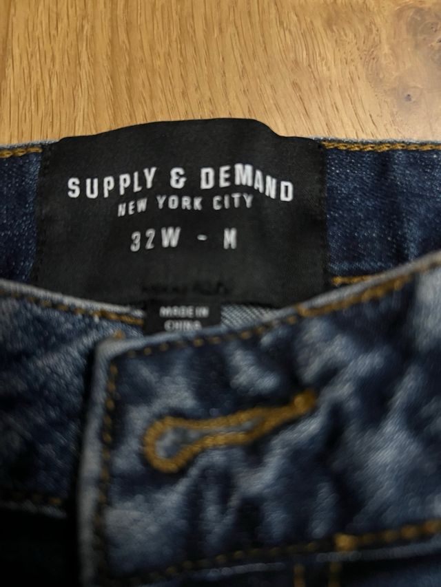 Vaqueros desgastados Supply & Demand Talla 40