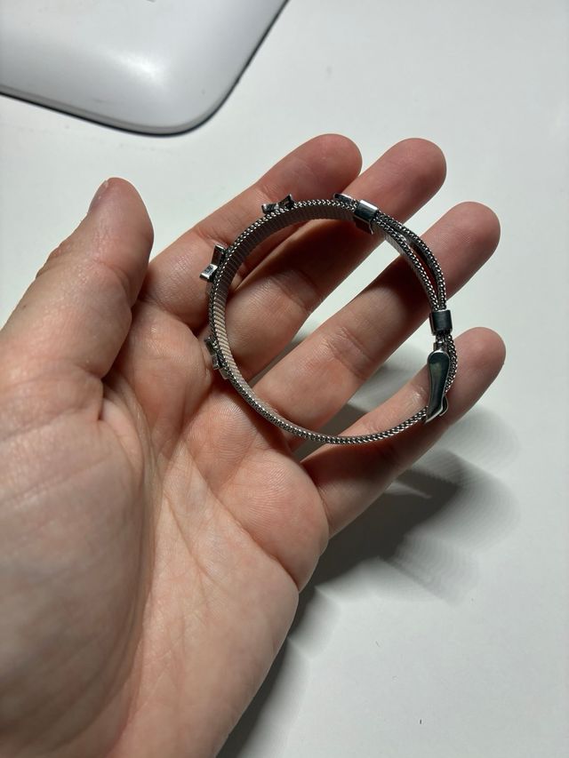 Pulsera de plata con estrellas