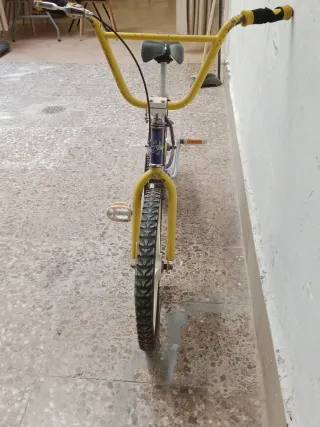 Bicicleta BMX Peugeot Morada