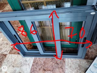 Ventana corredera aluminio gris