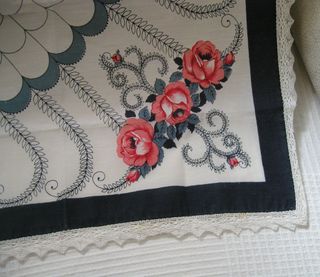 Mantel vintage mesa pequeña 102x102 cm