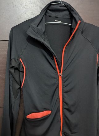 Chaqueta deportiva mujer negra
