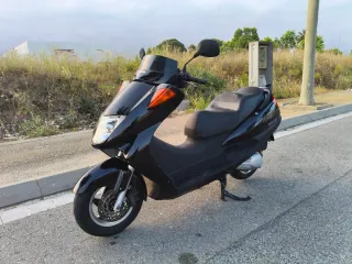 Honda Foresight 250 Negra