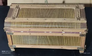 Baúl cofre joyero antiguo pequeño decorativo