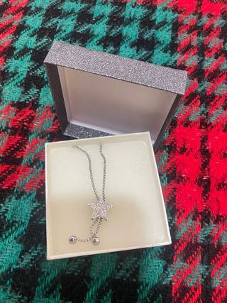 Collana con stella e zirconi