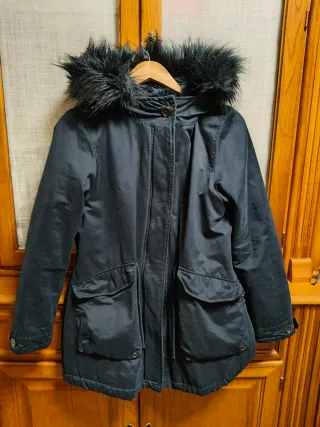 Cazadora niña con capucha y pelo