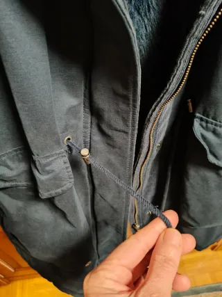 Cazadora niña con capucha y pelo