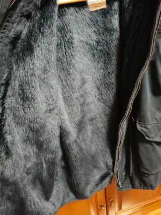 Cazadora niña con capucha y pelo