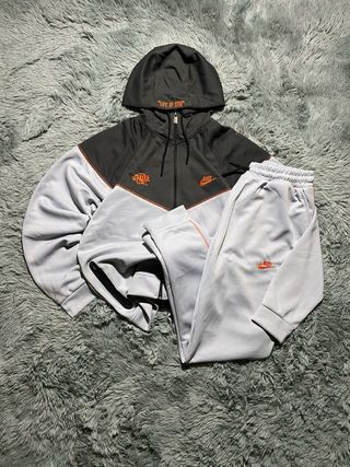 Nike Tech Negro y Gris Central Cee Syna World