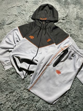 Nike Tech Negro y Gris Central Cee Syna World