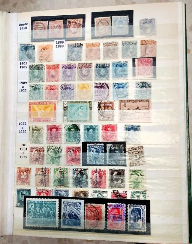 Álbum de 600 Selos Usados da Espanha