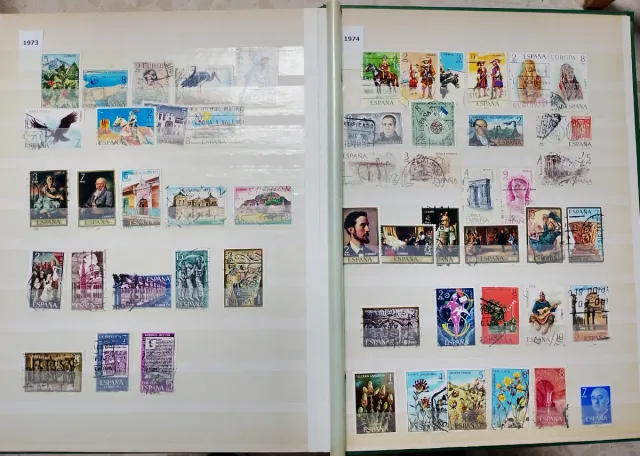 Álbum de 600 Selos Usados da Espanha
