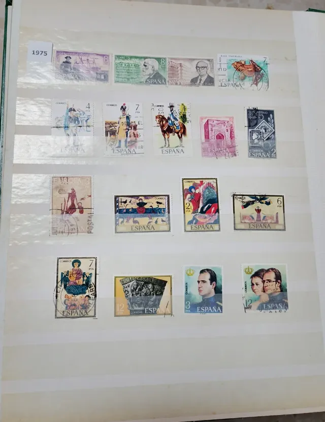 Álbum de 600 Selos Usados da Espanha