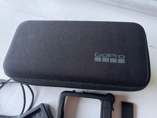 GoPro Hero 10 Black + Accesorios oficiales GoPro