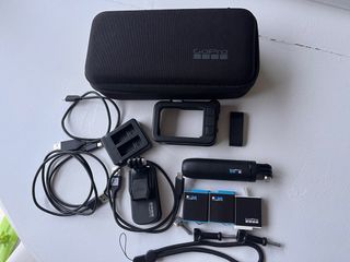 GoPro Hero 10 Black + Accesorios oficiales GoPro